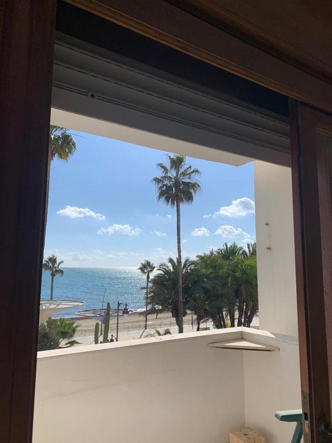 Beachfront Primera Linea De Playa En Casco Antiguo Estepona Buitenkant foto