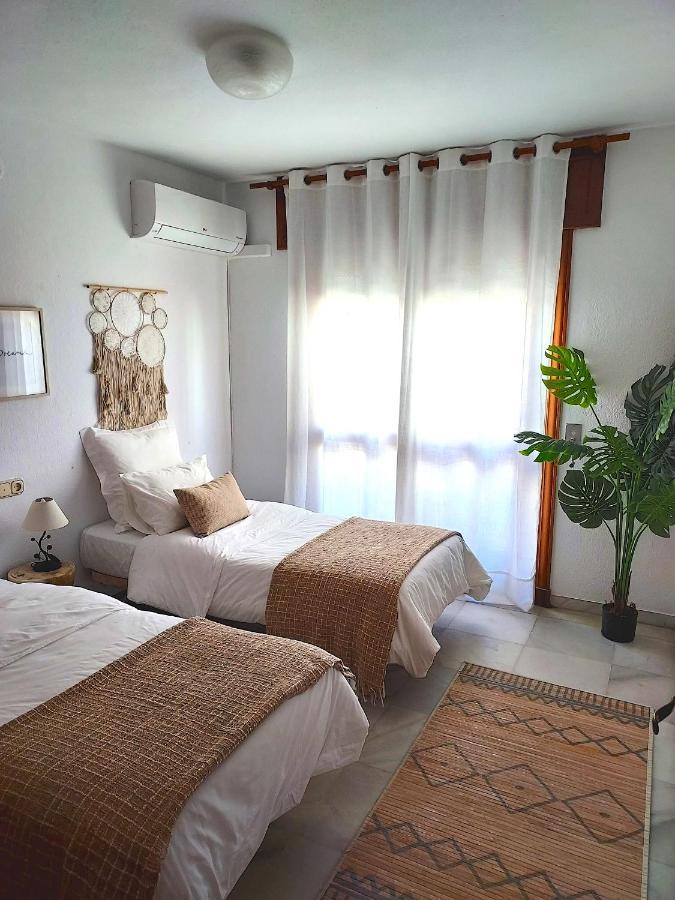 Beachfront Primera Linea De Playa En Casco Antiguo Estepona Buitenkant foto